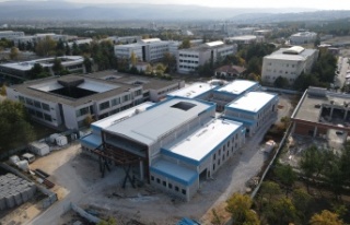 BUÜ’deki ileri teknoloji laboratuvar hızla yükseliyor